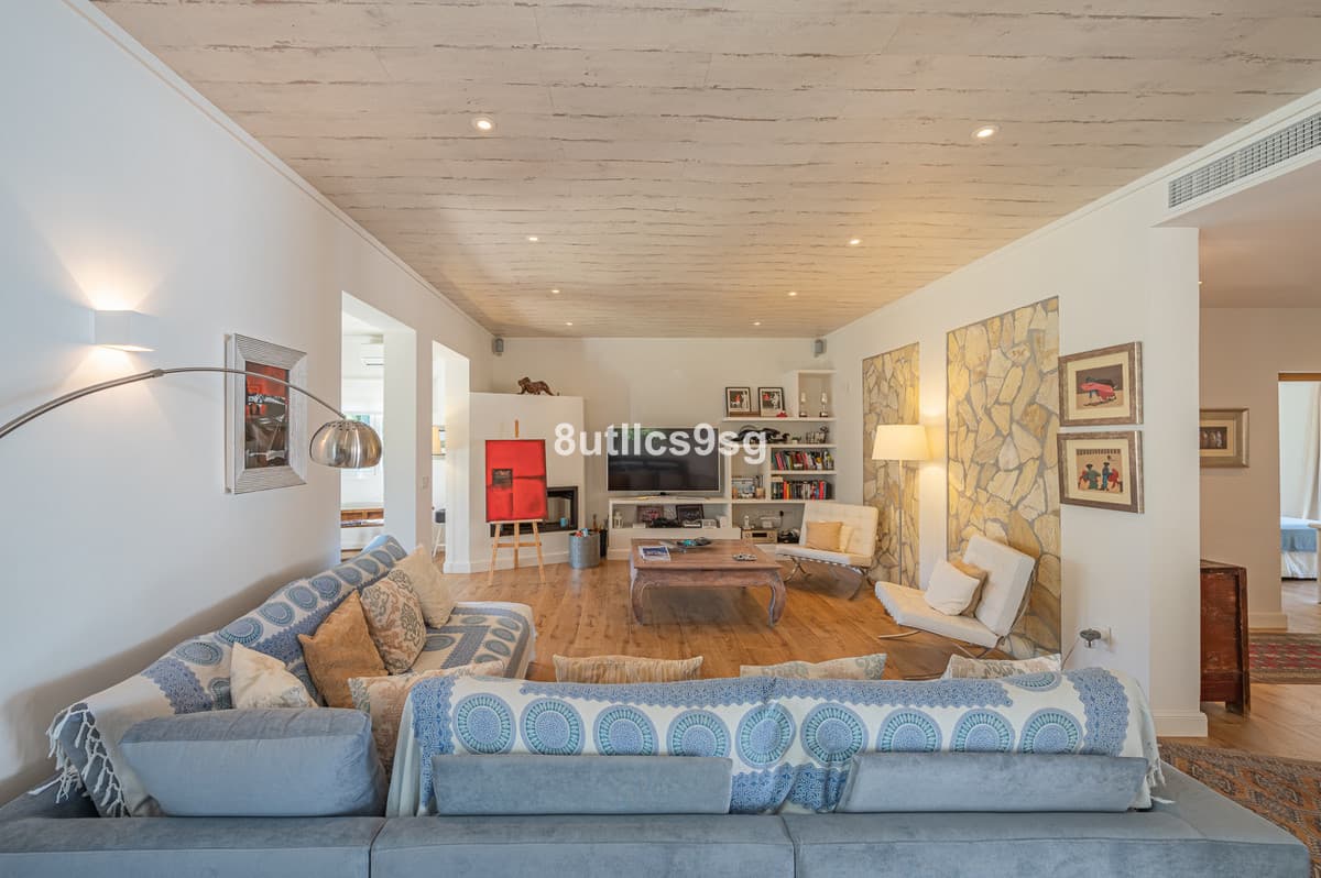 Detached Villa in Nueva Andalucía — photo 5 of 10