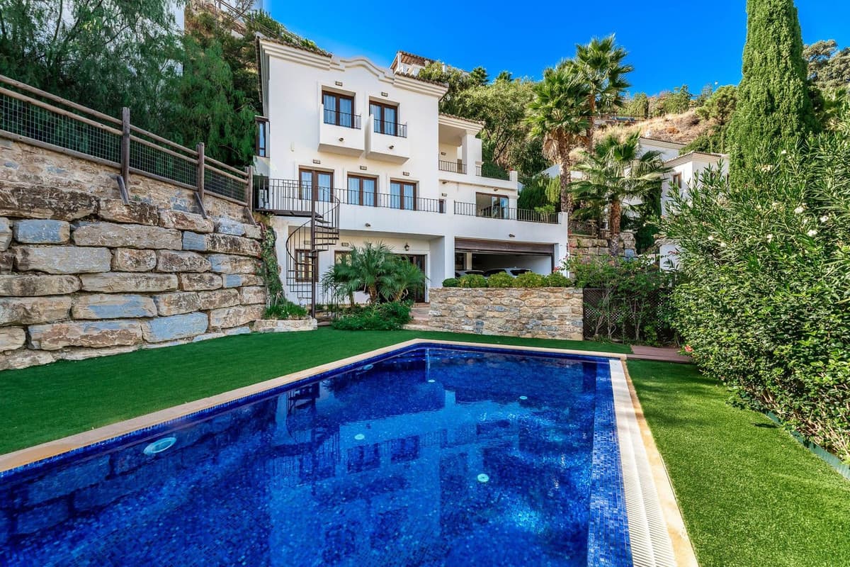 Detached Villa in Benahavís — photo 3 of 10