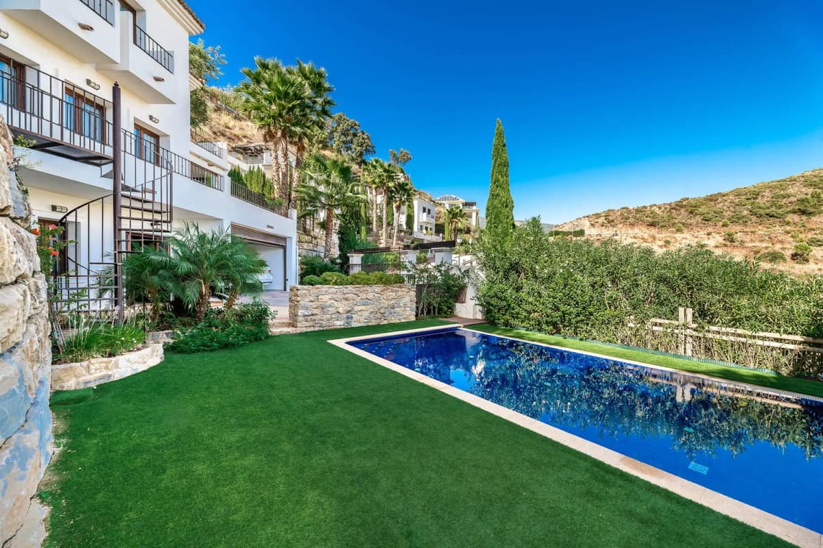 Detached Villa in Benahavís — photo 4 of 10