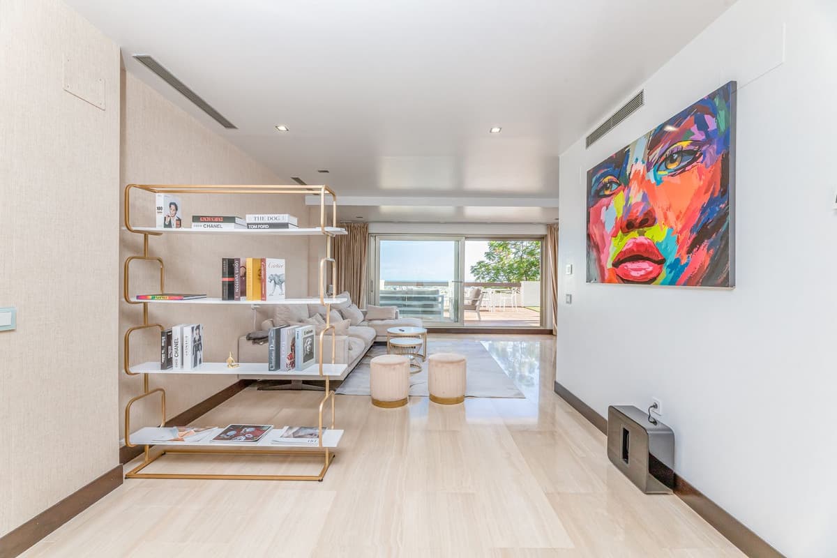 Middle Floor Apartment in Benahavís — photo 6 of 10