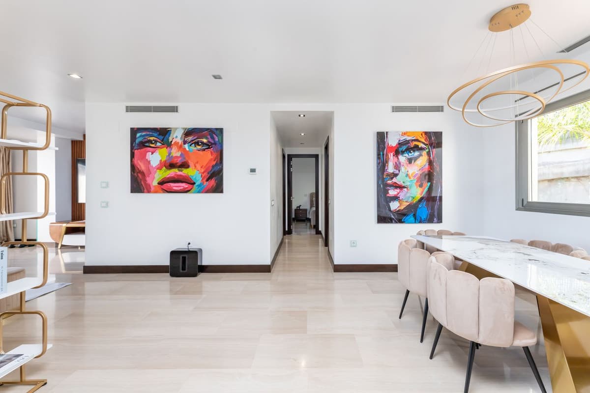 Middle Floor Apartment in Benahavís — photo 7 of 10