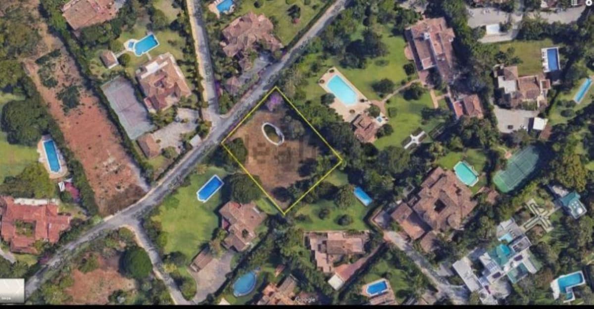 Residential Plot in Guadalmina Baja — photo 2 of 2