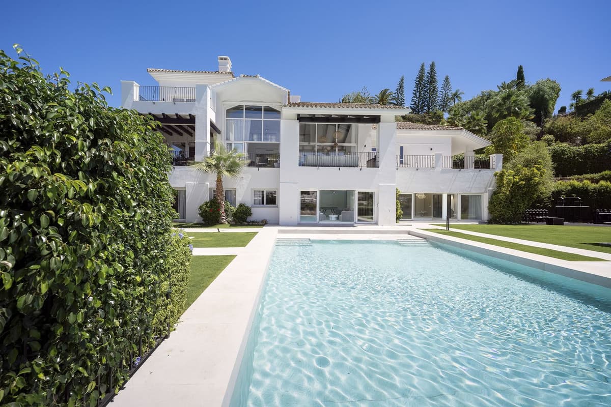 Detached Villa in Benahavís — photo 1 of 10