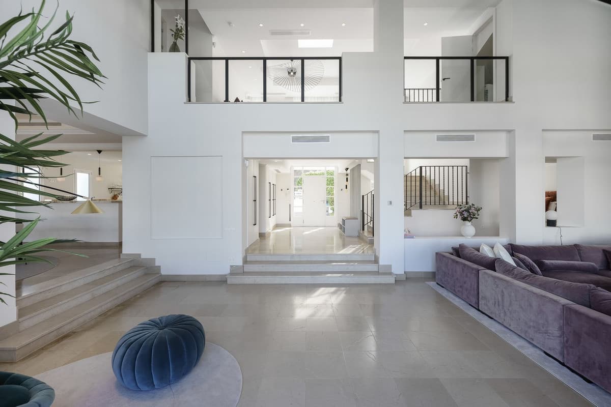 Detached Villa in Benahavís — photo 3 of 10