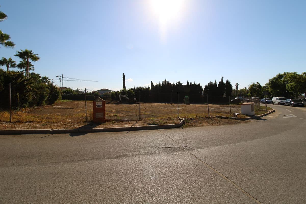 Residential Plot in The Golden Mile — photo 1 of 6