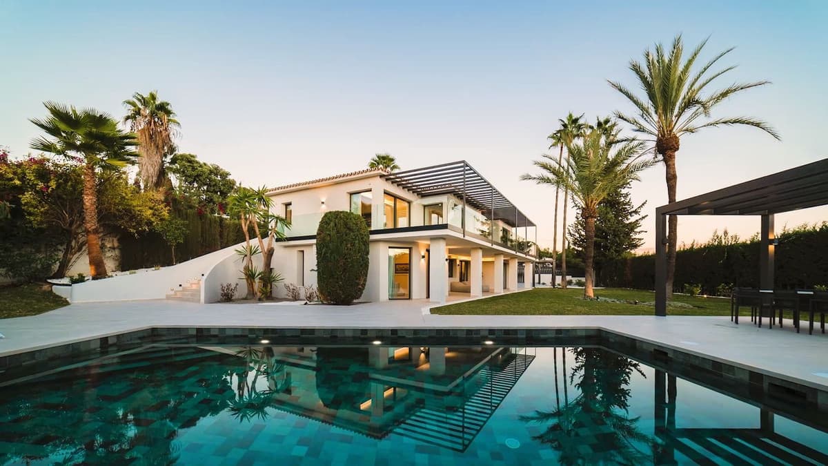 Detached Villa in The Golden Mile — photo 8 of 10