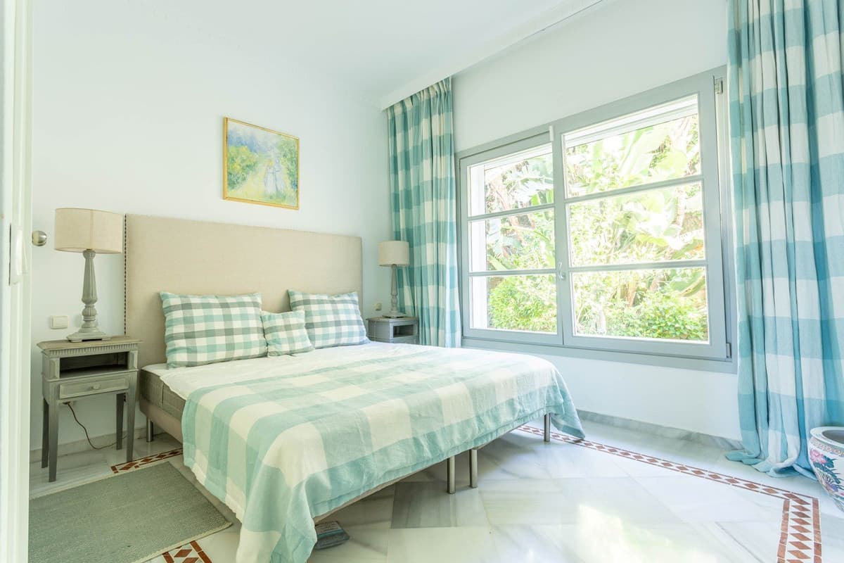 Detached Villa in Sierra Blanca — photo 6 of 10