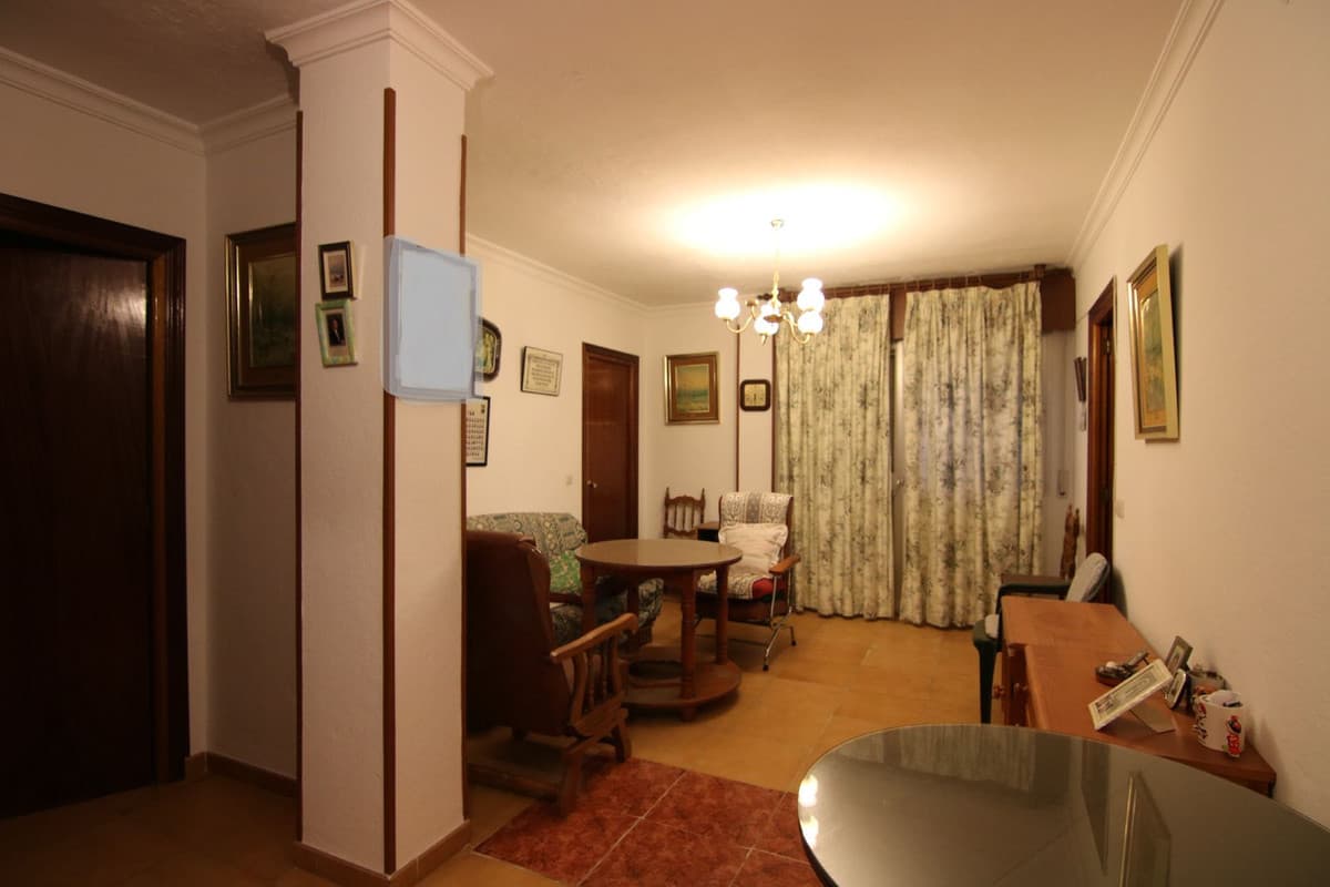 Middle Floor Apartment in Guaro — photo 3 of 10