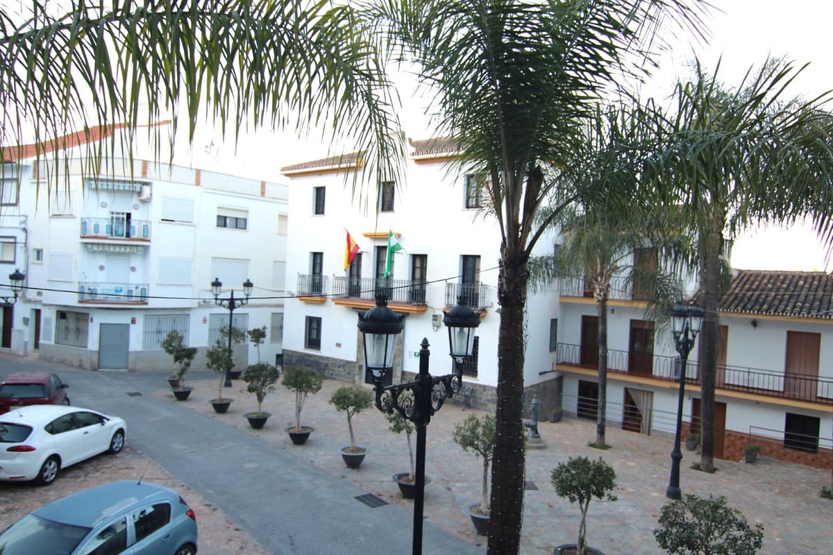 Middle Floor Apartment in Guaro — photo 6 of 10