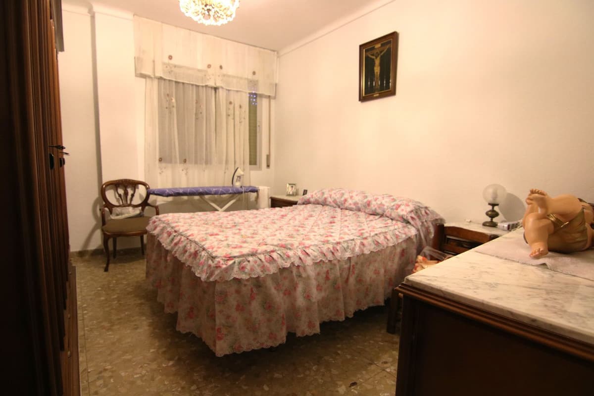 Middle Floor Apartment in Guaro — photo 10 of 10