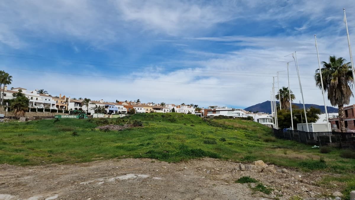 Residential Plot in Estepona — photo 1 of 10