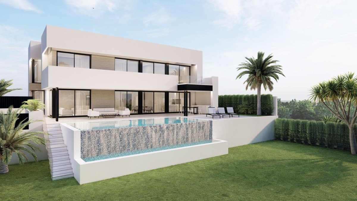 Detached Villa in Manilva — photo 1 of 9
