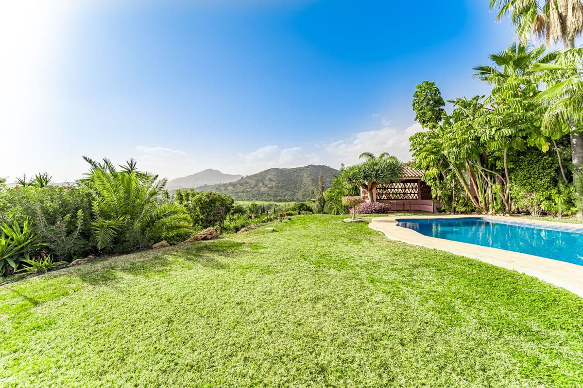 Detached Villa in Benahavís — photo 7 of 10