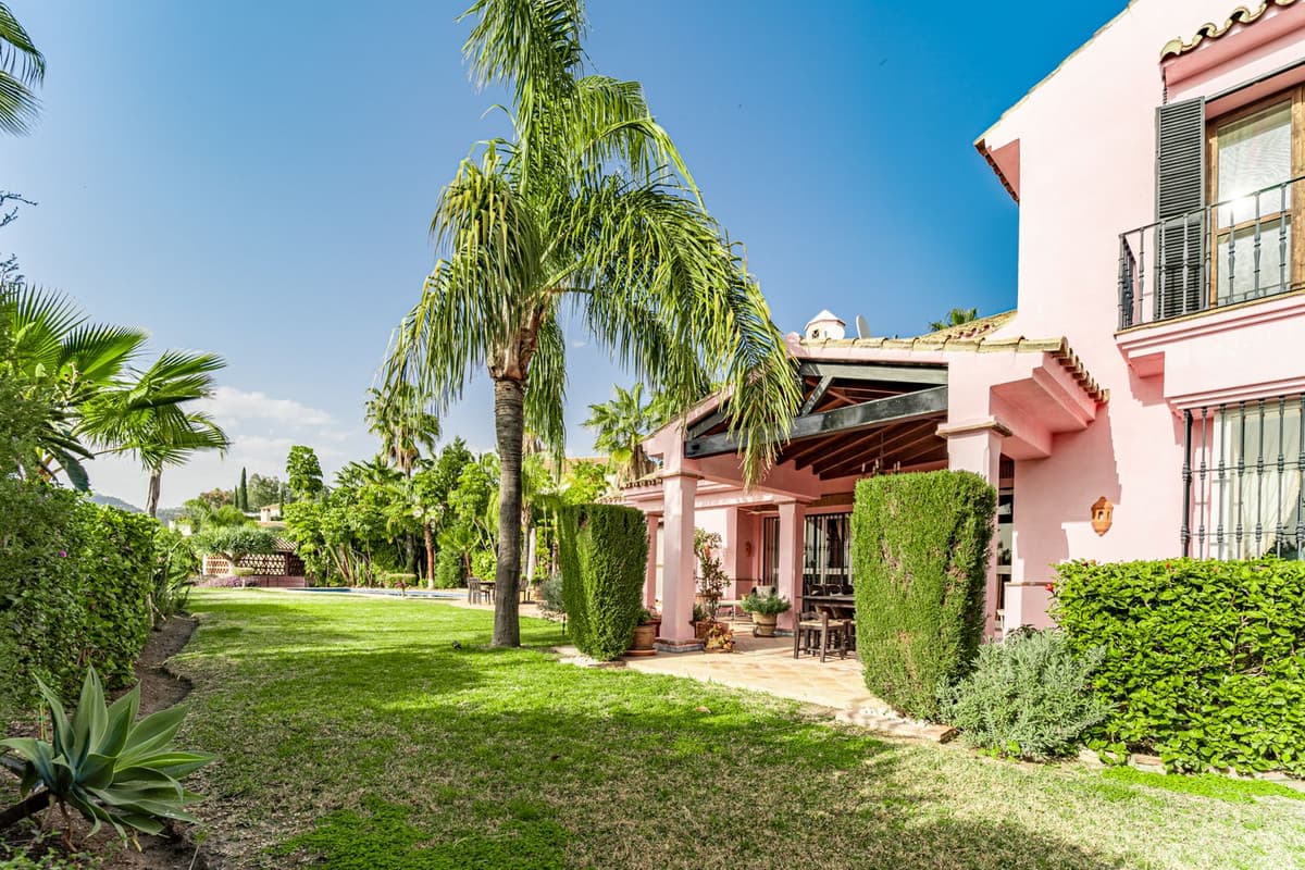 Detached Villa in Benahavís — photo 9 of 10