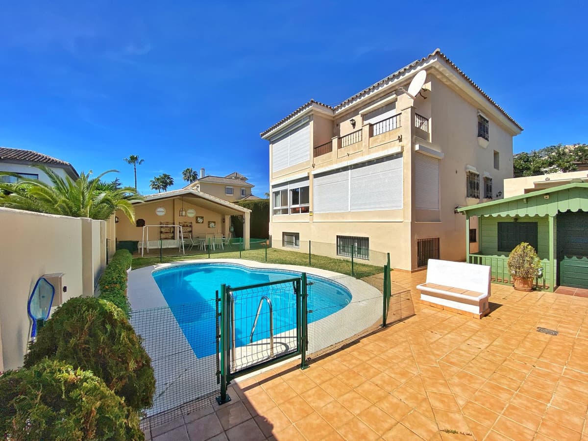 Detached Villa in Marbella — photo 2 of 10