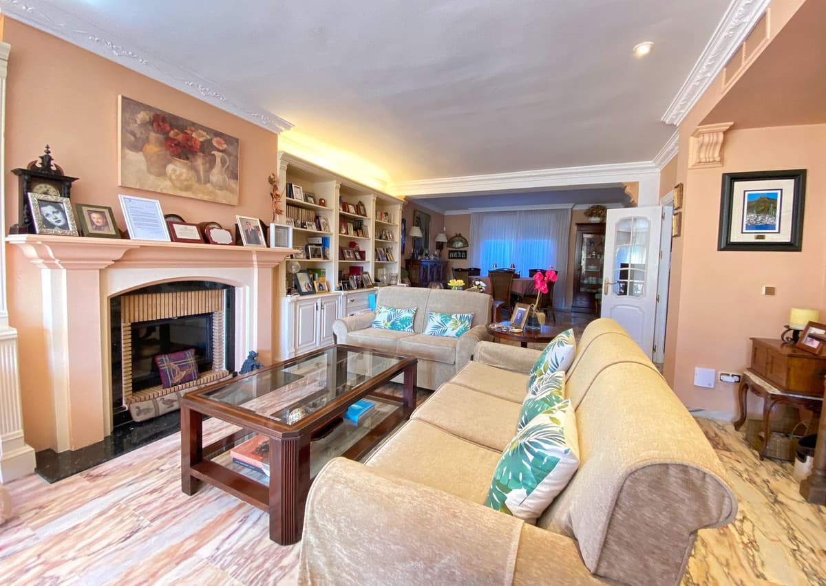 Detached Villa in Marbella — photo 8 of 10