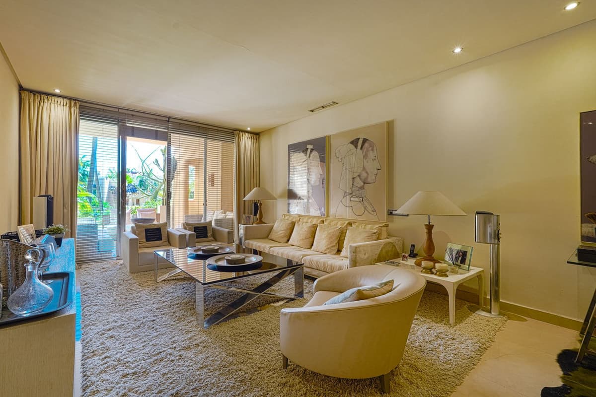 Ground Floor Apartment in Marbella — photo 3 of 10