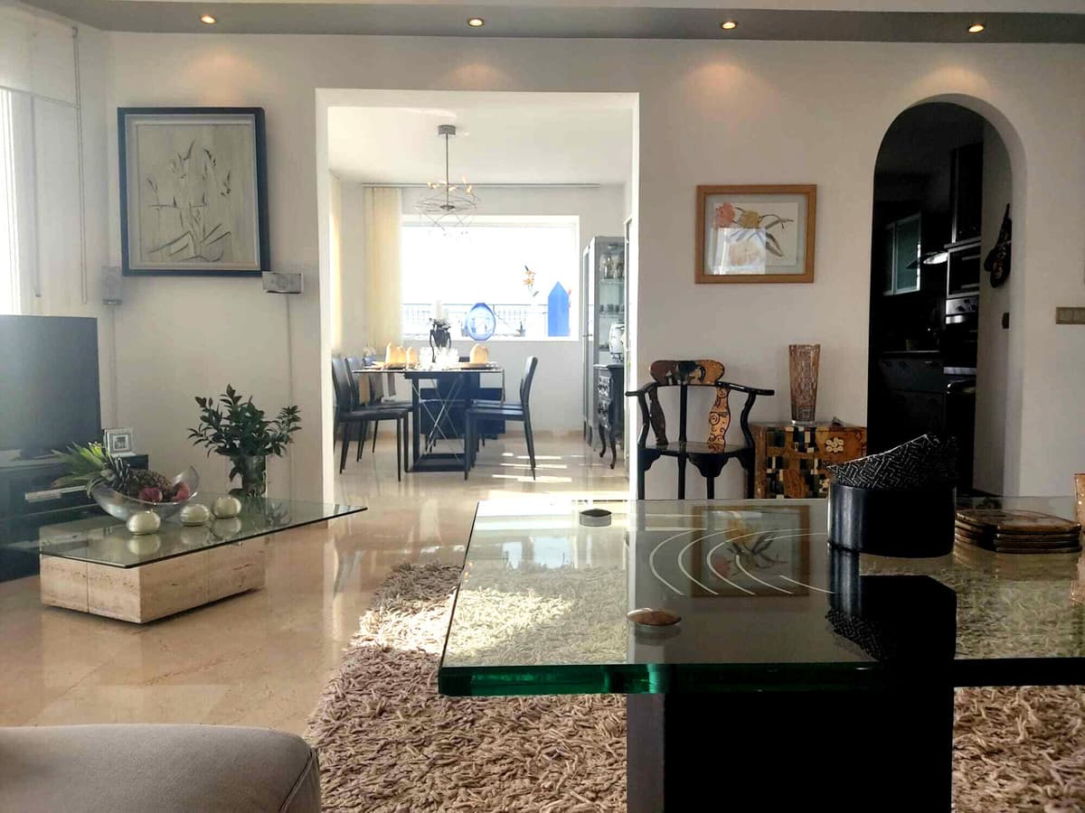 Detached Villa in Estepona — photo 2 of 10