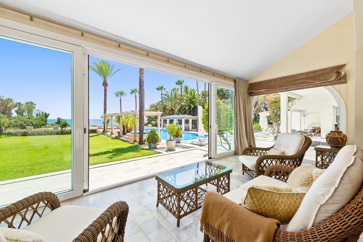Detached Villa in Estepona — photo 3 of 10