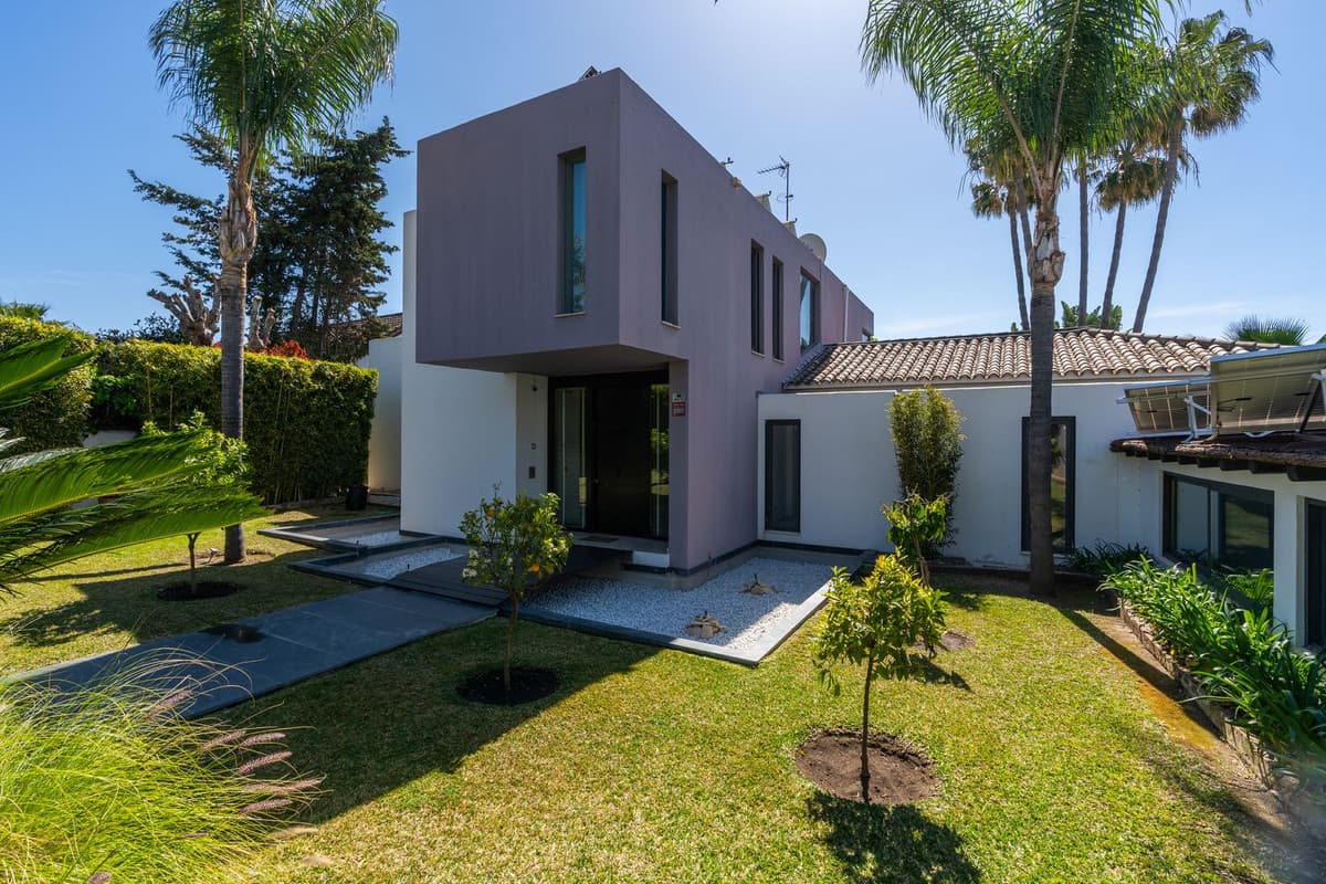 Detached Villa in Costalita — photo 3 of 10