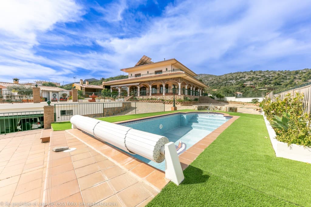 Detached Villa in Churriana — photo 2 of 10