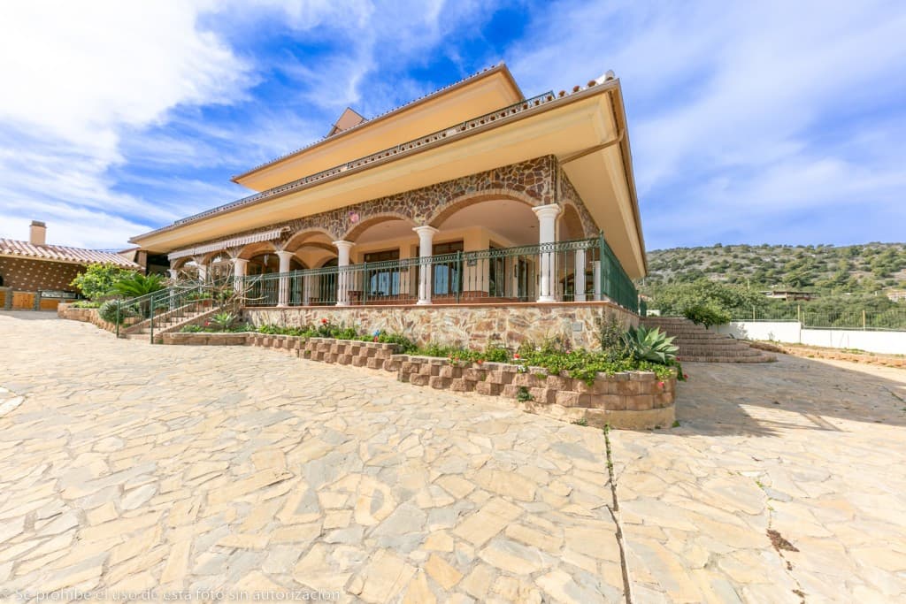 Detached Villa in Churriana — photo 3 of 10