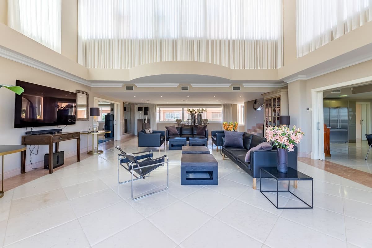 Penthouse in Nueva Andalucía — photo 3 of 10