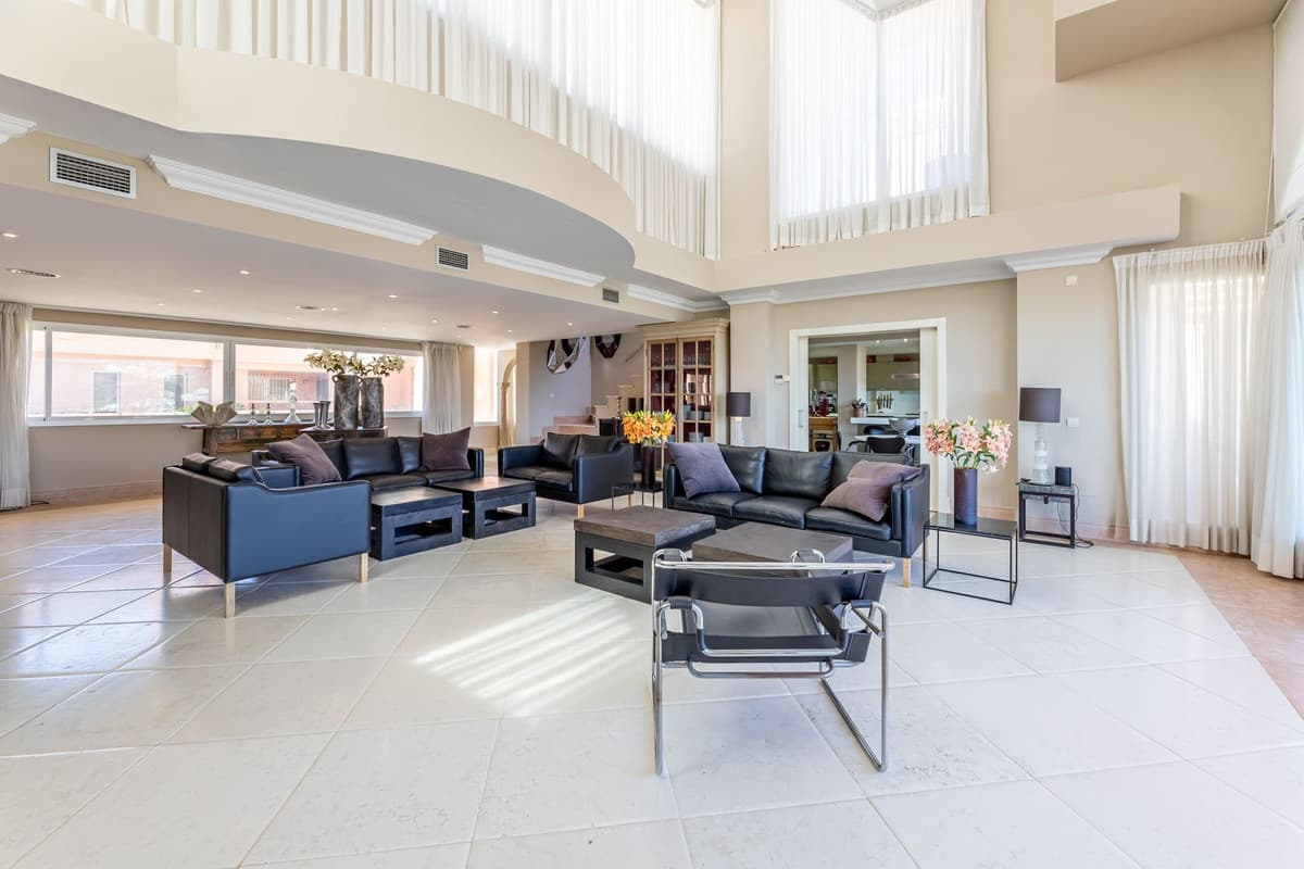 Penthouse in Nueva Andalucía — photo 4 of 10