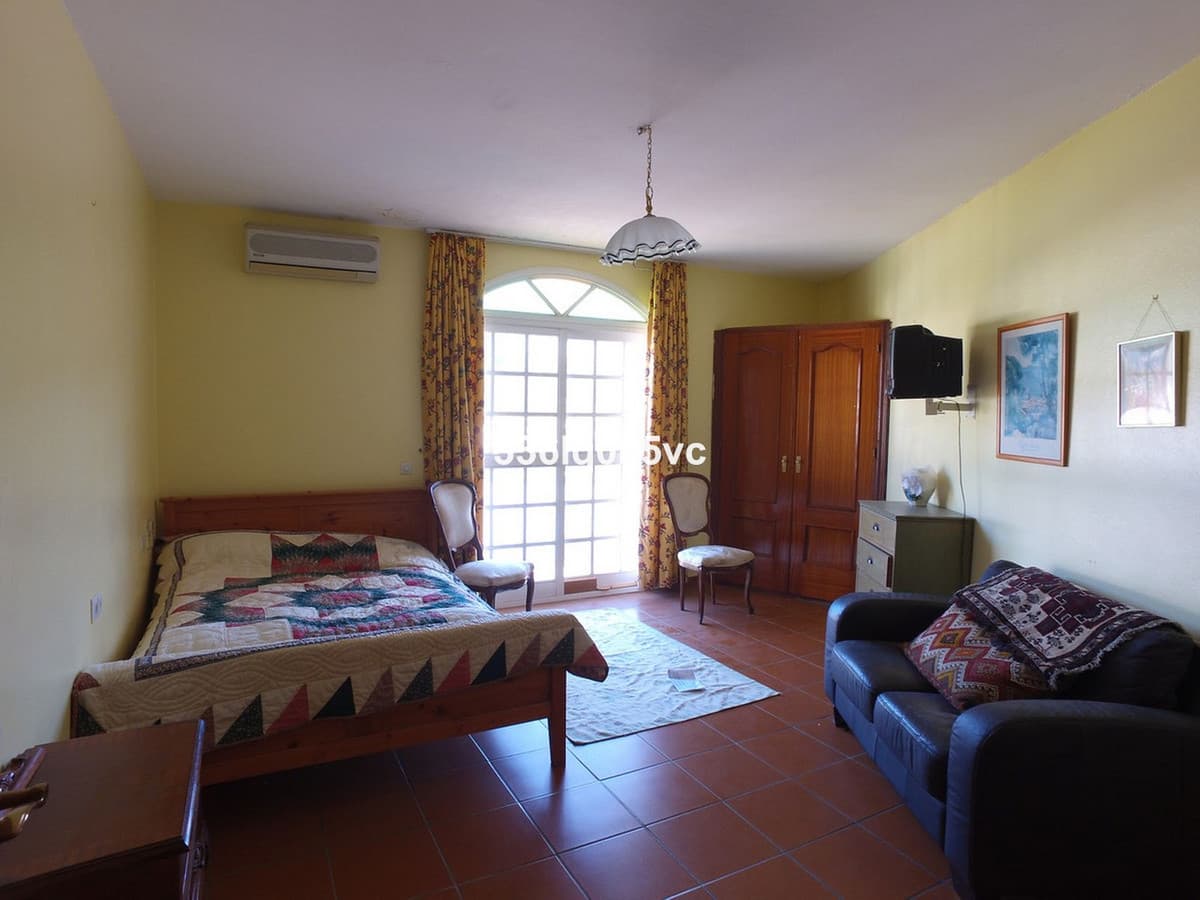 Duplex in Benahavís — photo 9 of 10