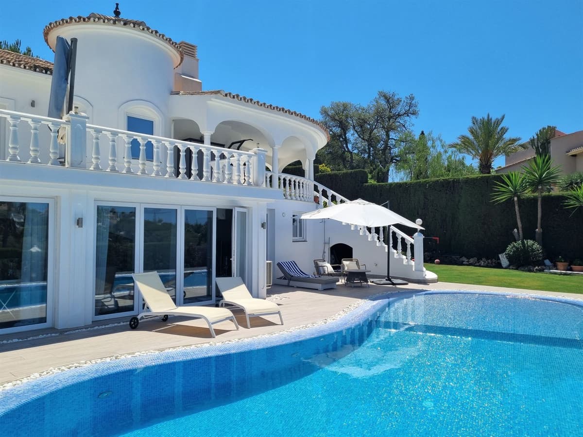 Detached Villa in Elviria — photo 4 of 10