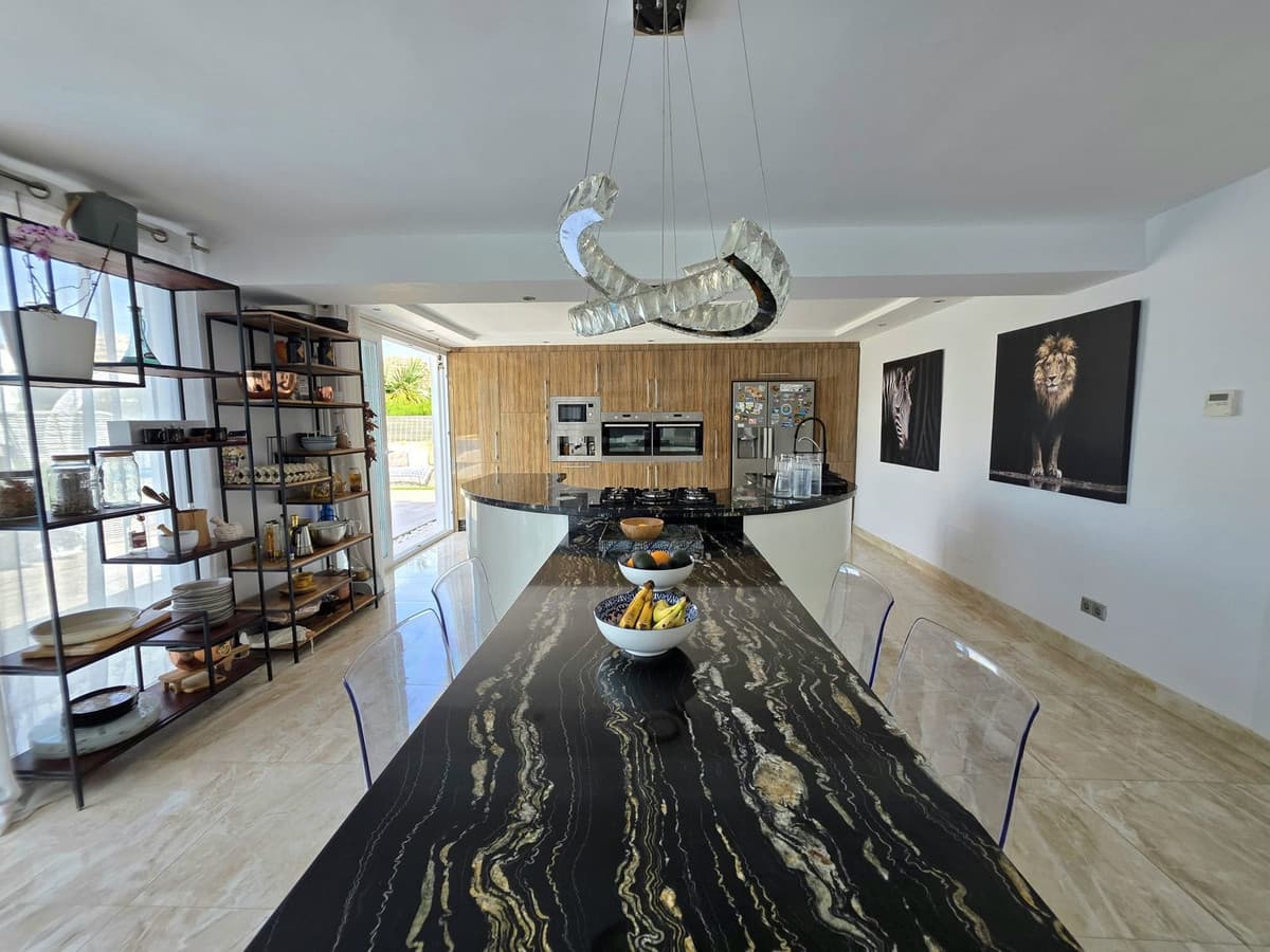Detached Villa in Elviria — photo 7 of 10