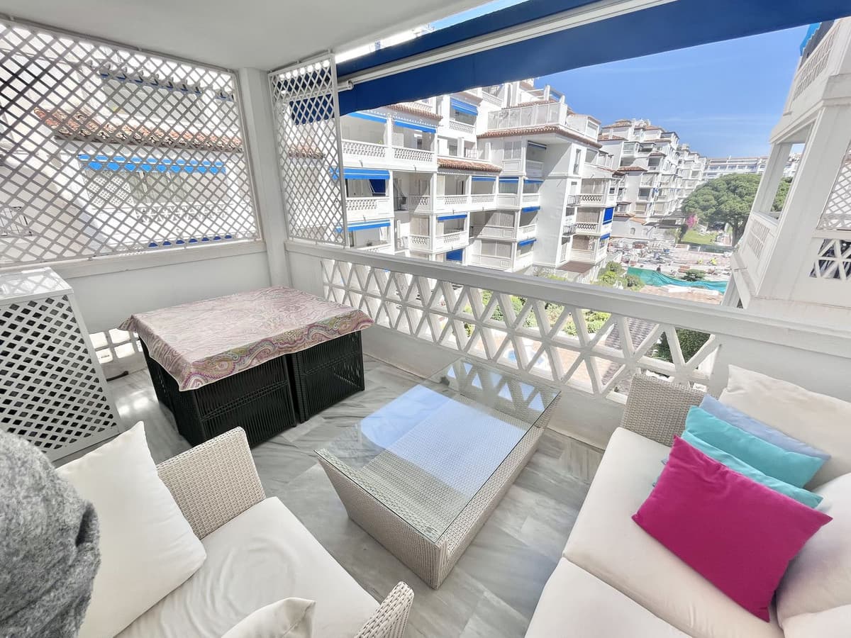 Middle Floor Apartment in Puerto Banús — photo 2 of 10