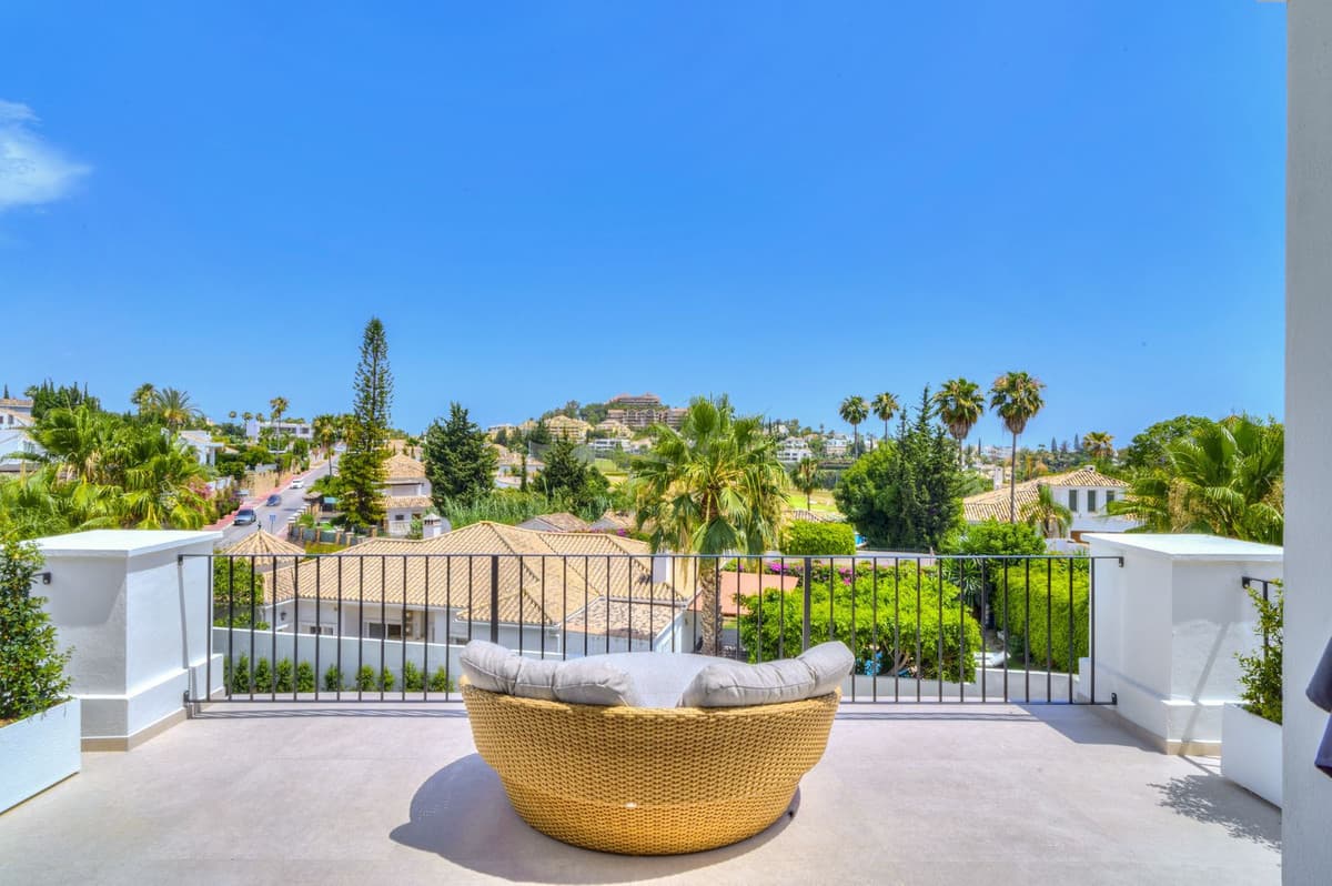 Detached Villa in Nueva Andalucía — photo 6 of 10
