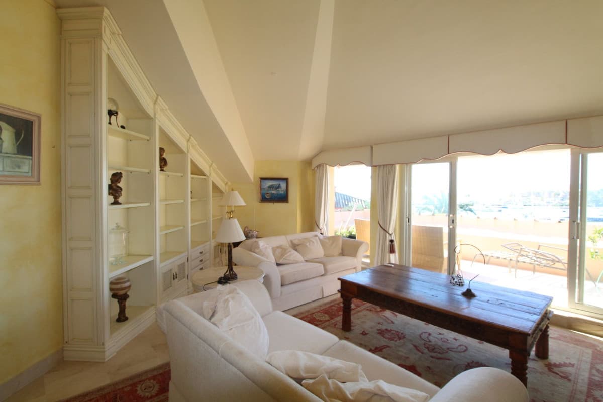 Penthouse in Sotogrande Puerto — photo 10 of 10