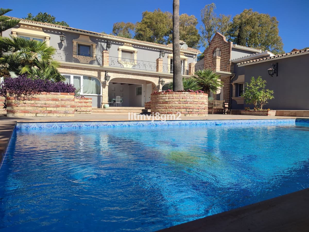 Detached Villa in Benahavís — photo 5 of 10