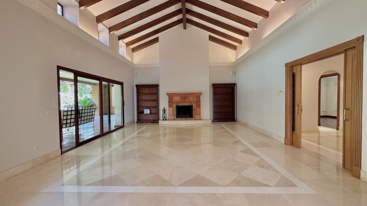 Detached Villa in The Golden Mile — photo 4 of 10