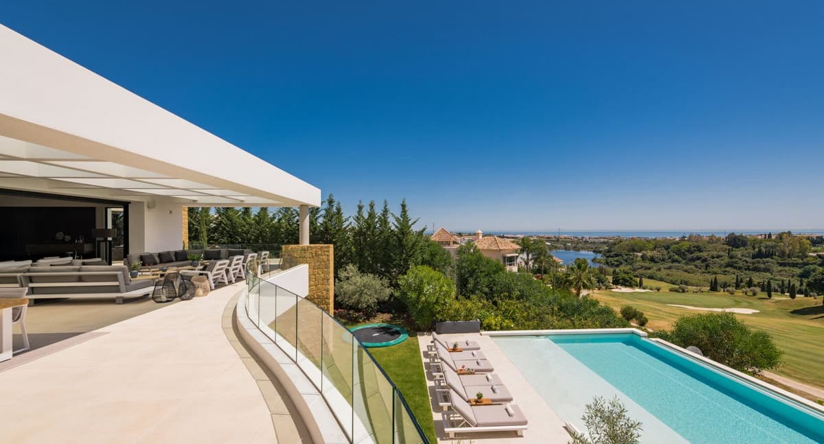Detached Villa in Benahavís — photo 1 of 10