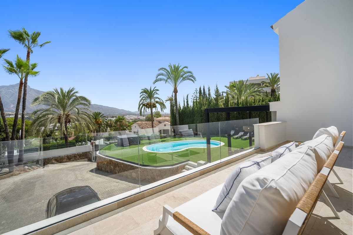Detached Villa in Nueva Andalucía — photo 3 of 10