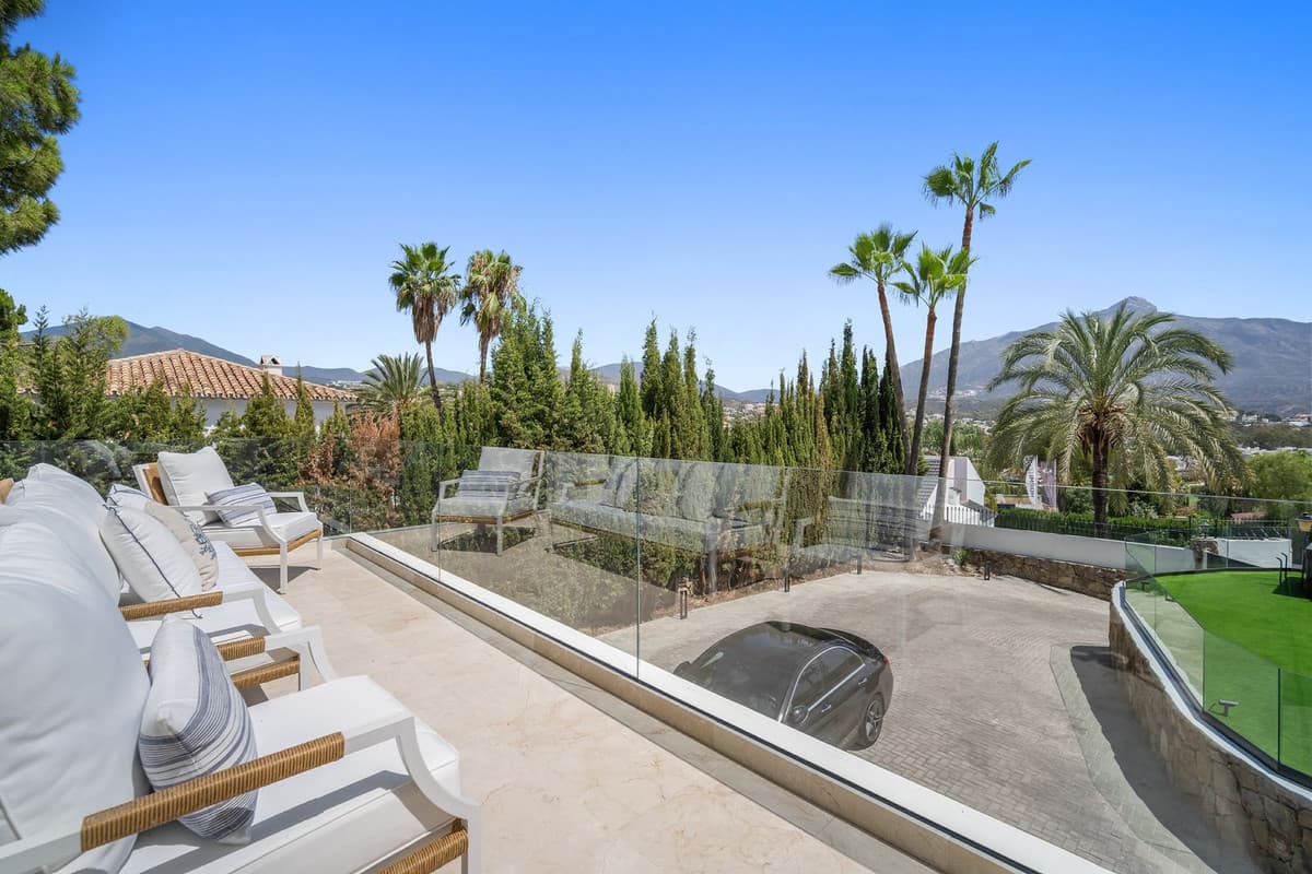 Detached Villa in Nueva Andalucía — photo 5 of 10