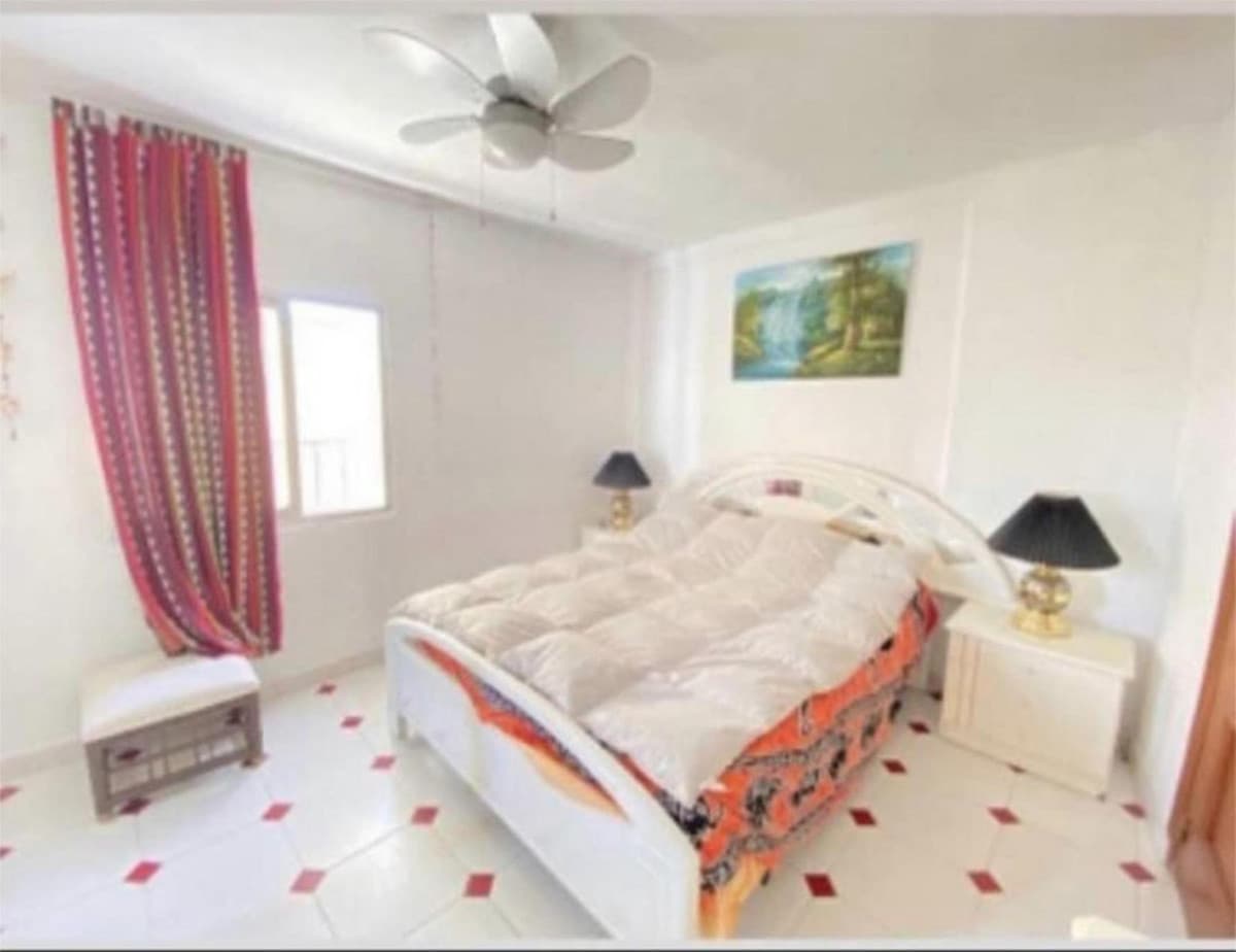 Middle Floor Apartment in Marbella — photo 1 of 6