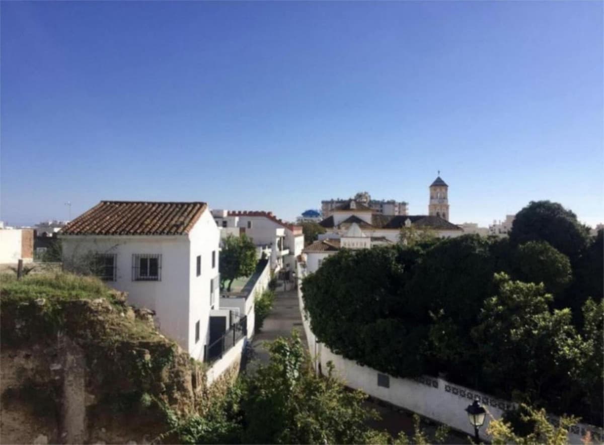 Middle Floor Apartment in Marbella — photo 3 of 6