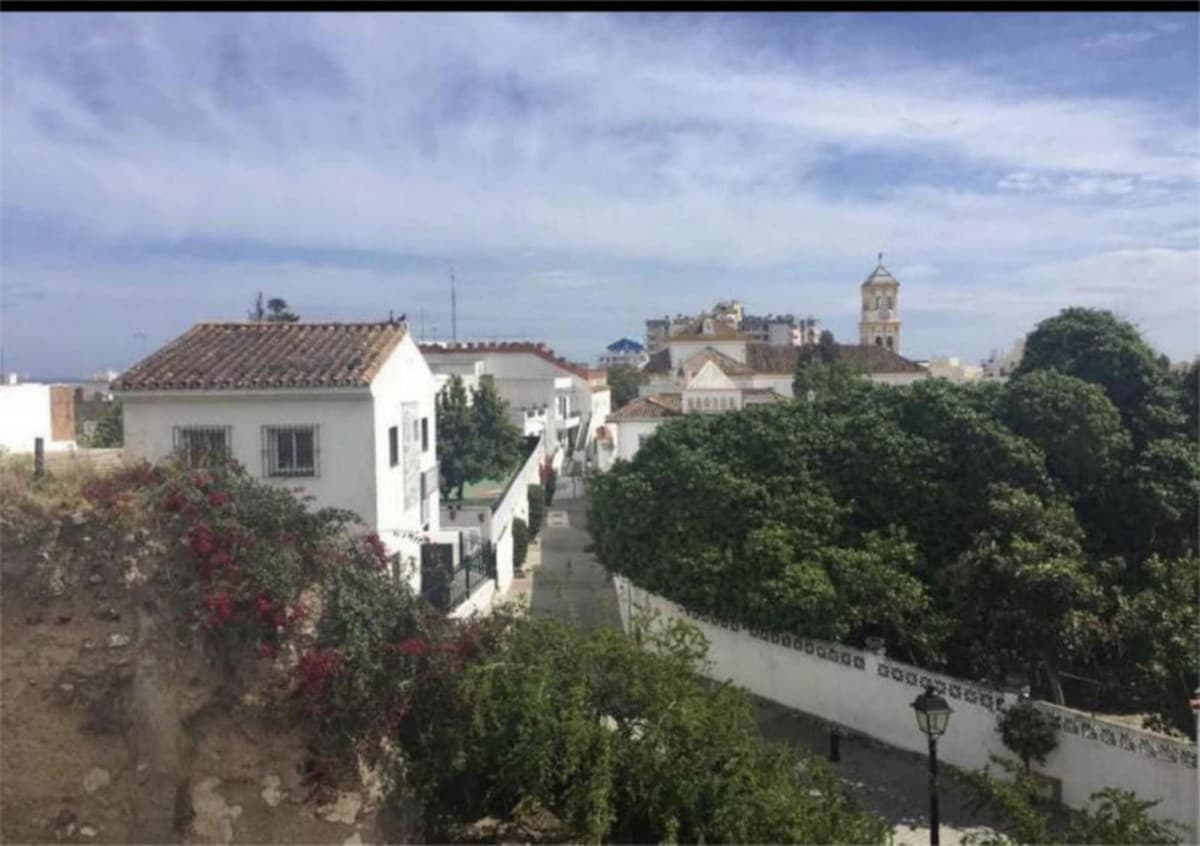 Middle Floor Apartment in Marbella — photo 5 of 6