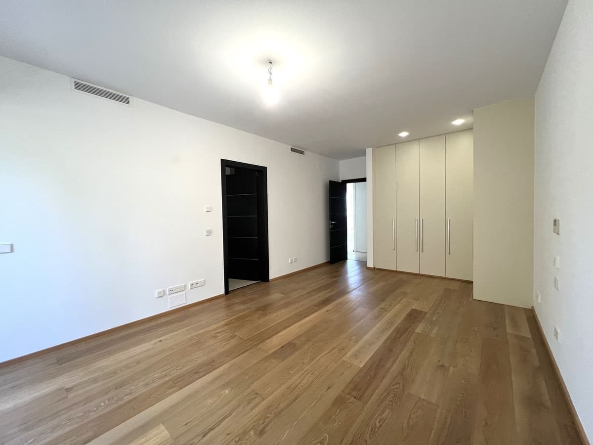 Townhouse in Sierra Blanca — photo 9 of 10