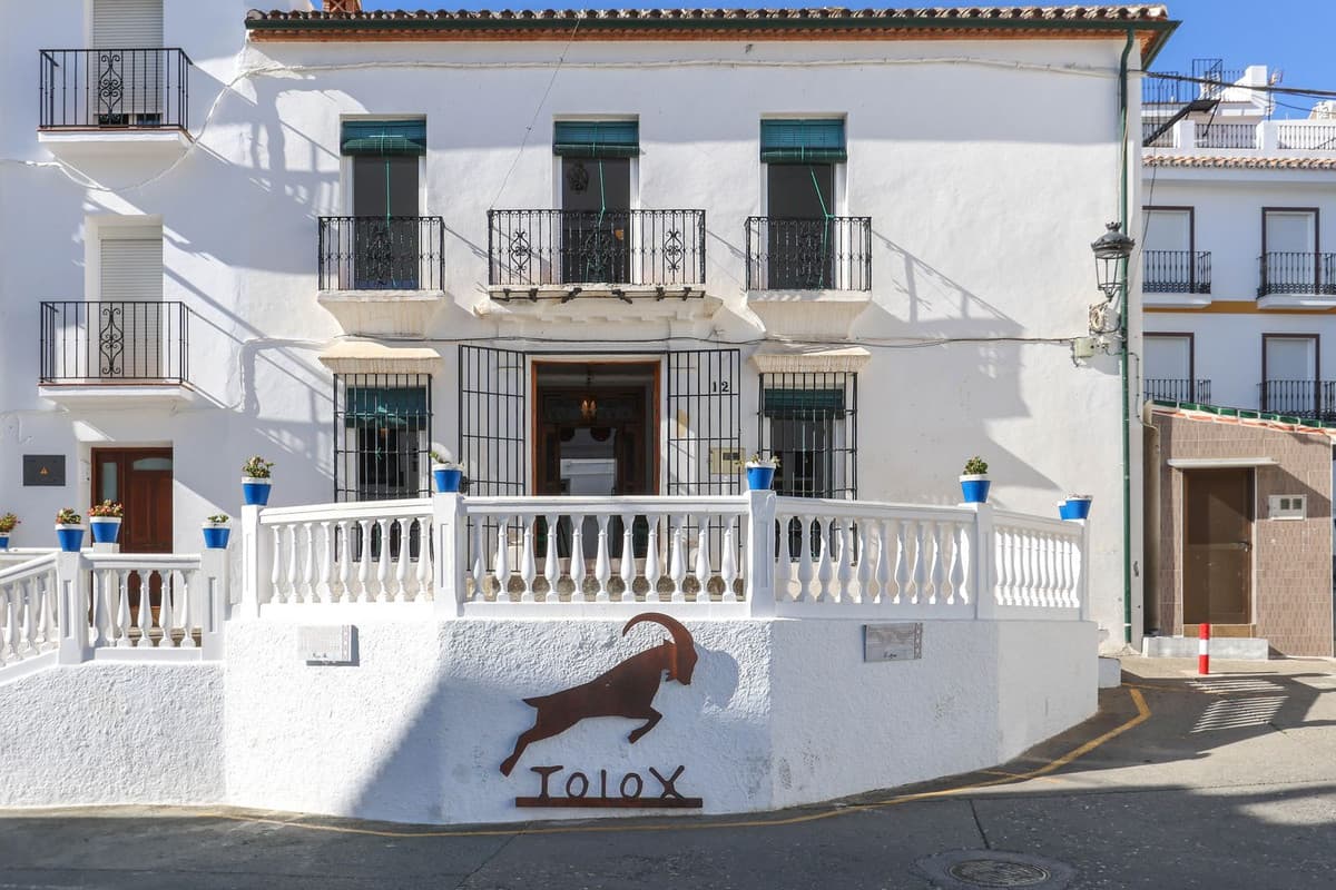 Townhouse in Tolox — photo 1 of 10