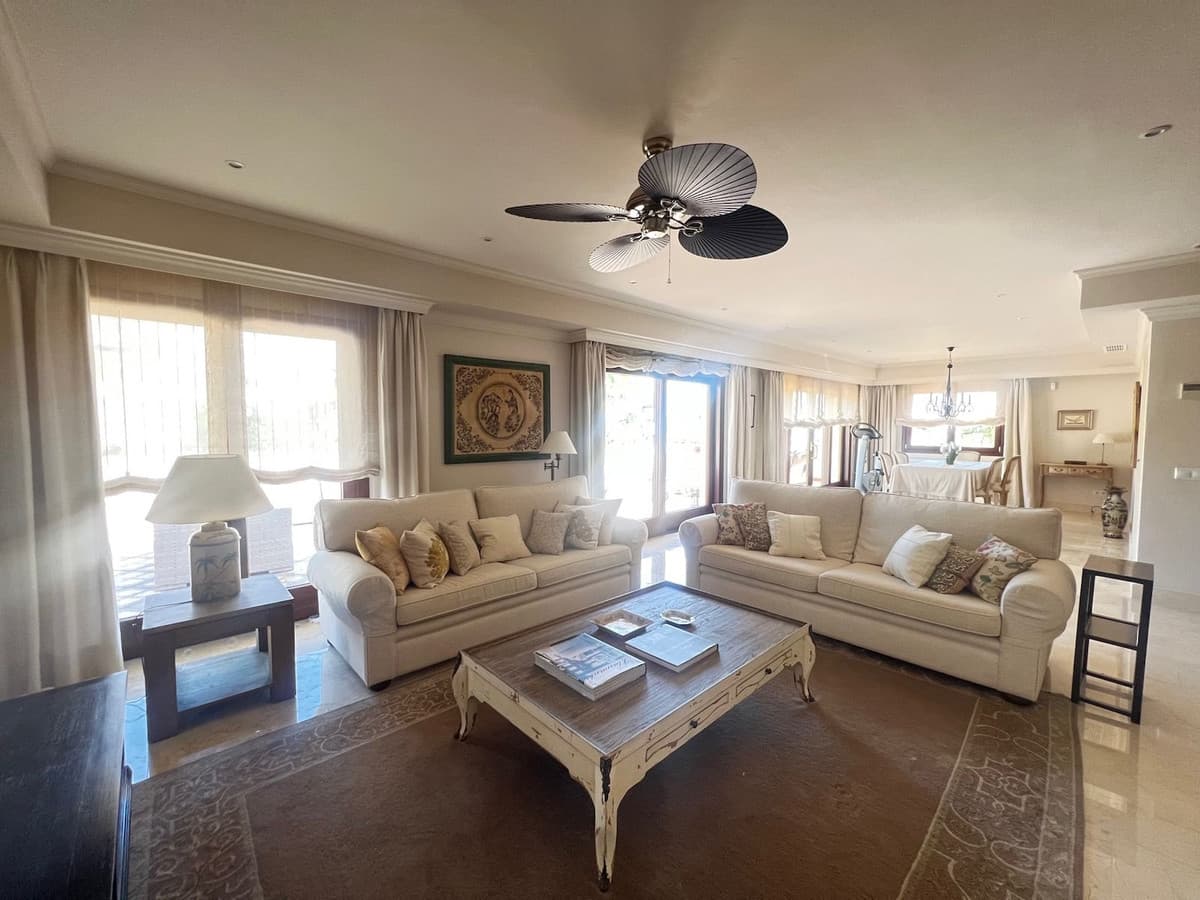 Penthouse Duplex in The Golden Mile — photo 8 of 10