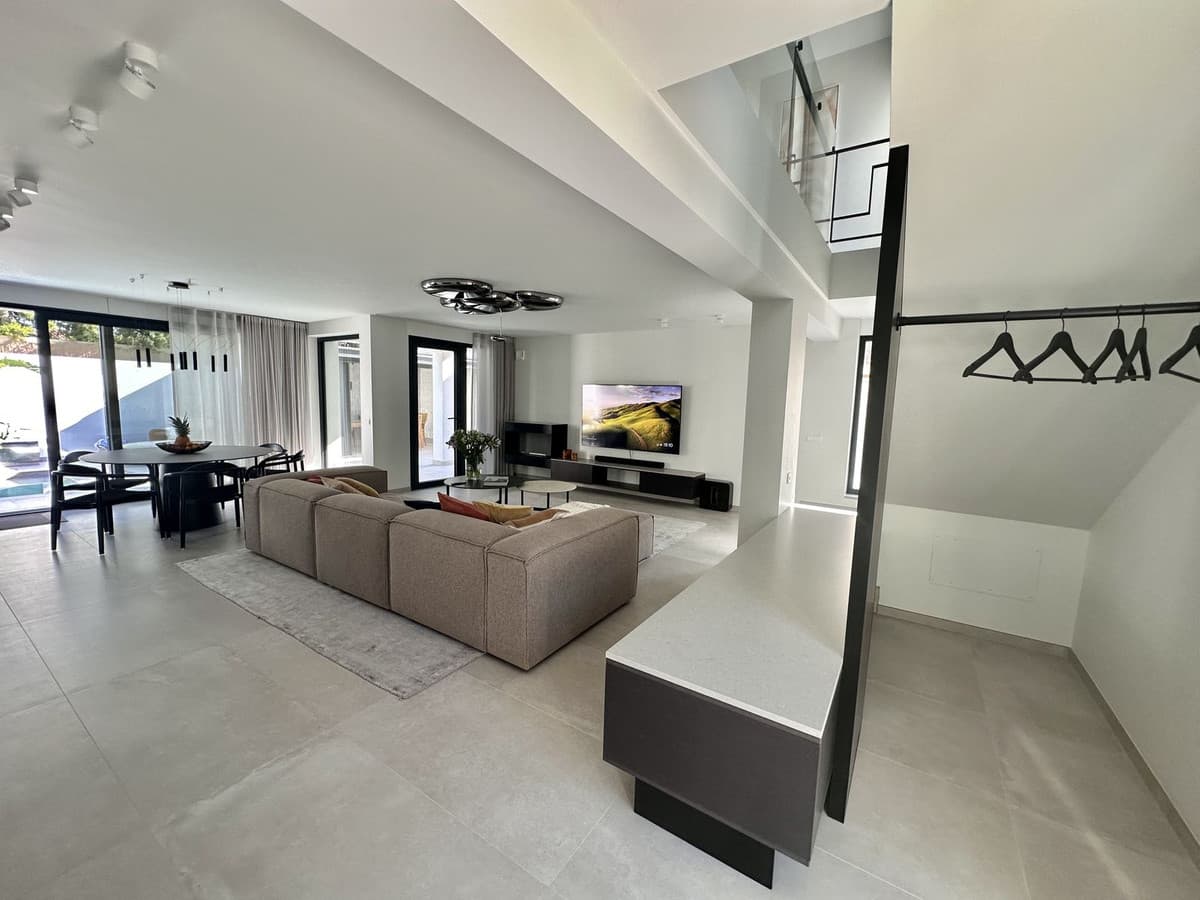 Detached Villa in Puerto Banús — photo 2 of 10