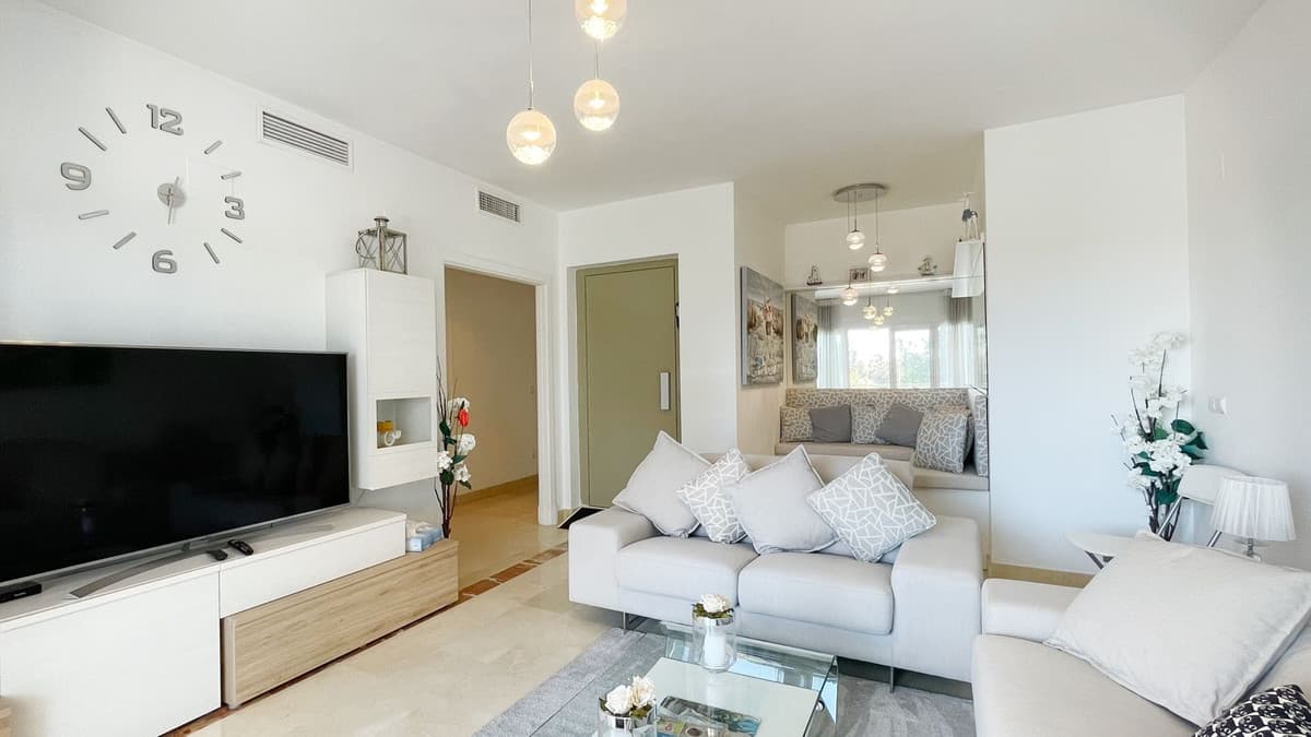 Penthouse Duplex in Nueva Andalucía — photo 5 of 10