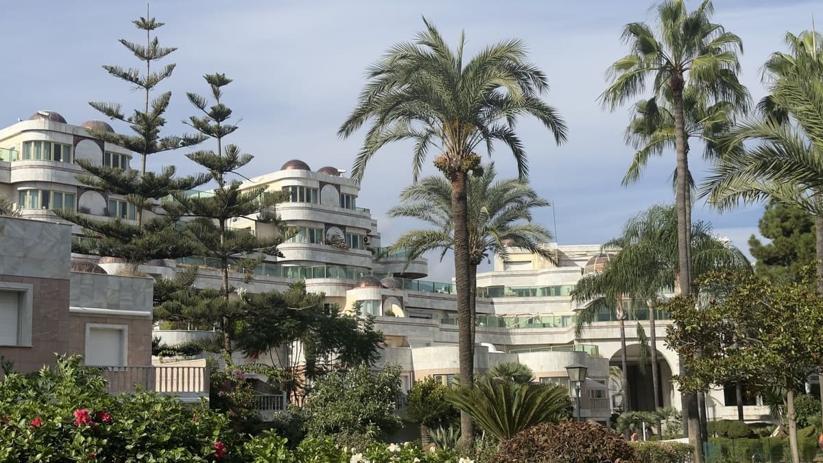 Middle Floor Apartment in Puerto Banús — photo 2 of 10