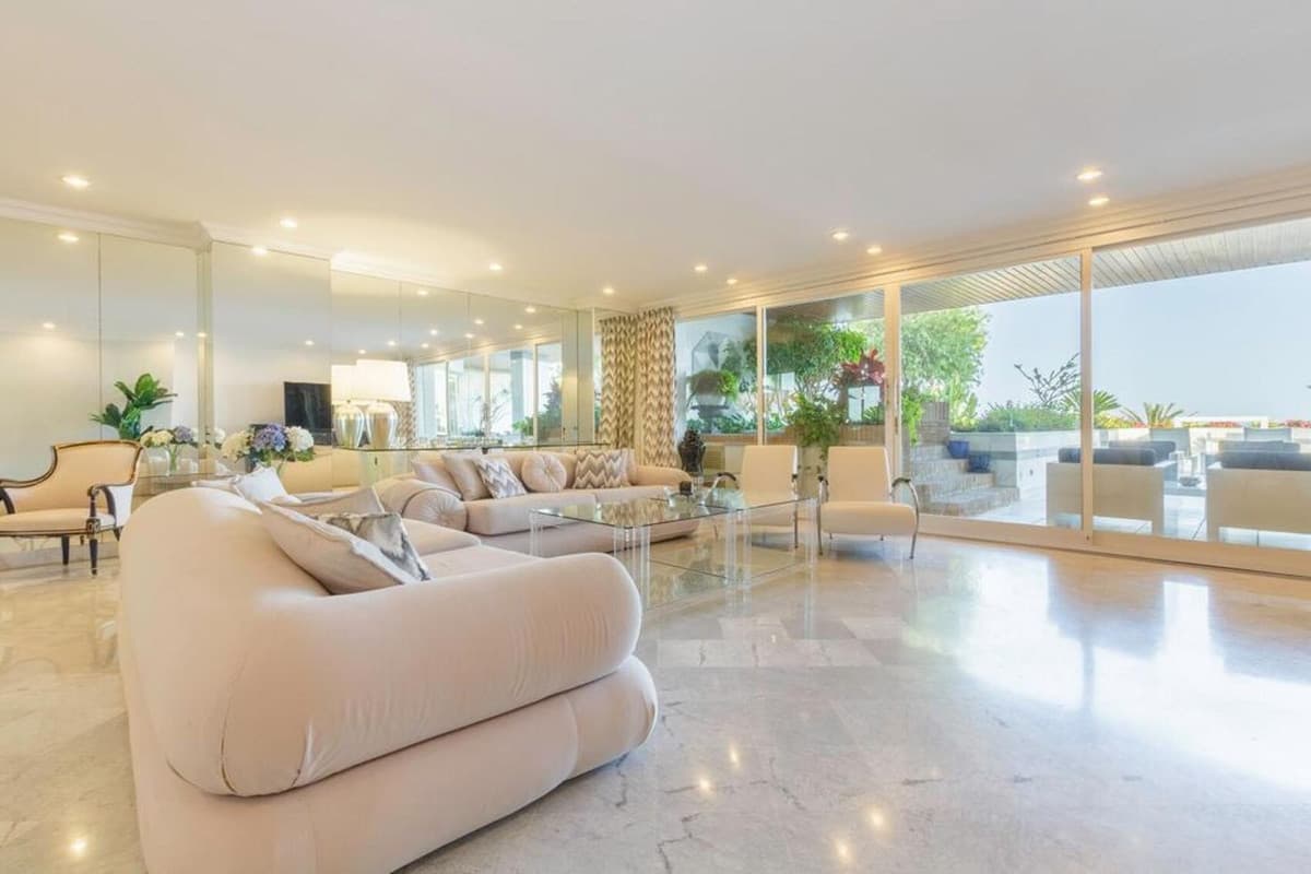 Middle Floor Apartment in Puerto Banús — photo 9 of 10
