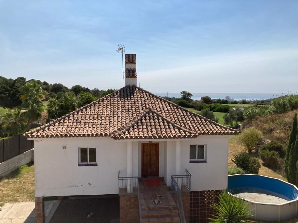 Detached Villa in Estepona — photo 2 of 10